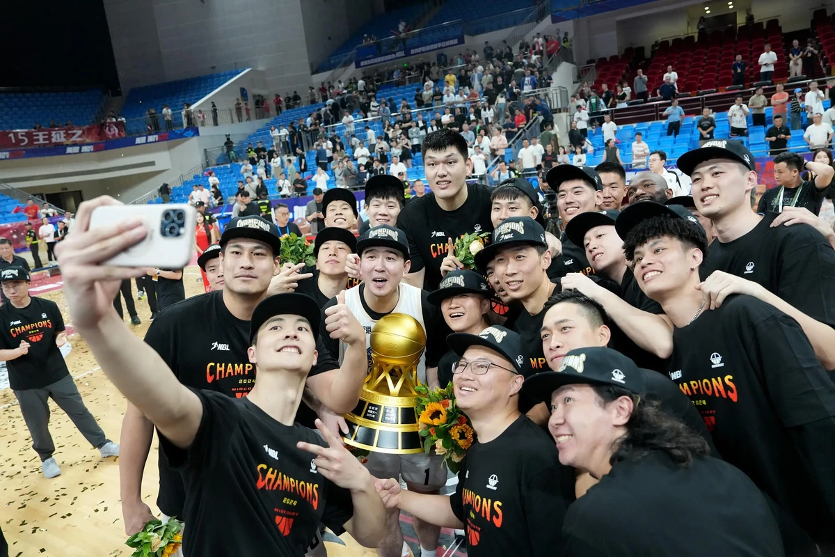 青少年篮球爱好者综合训练方案_0